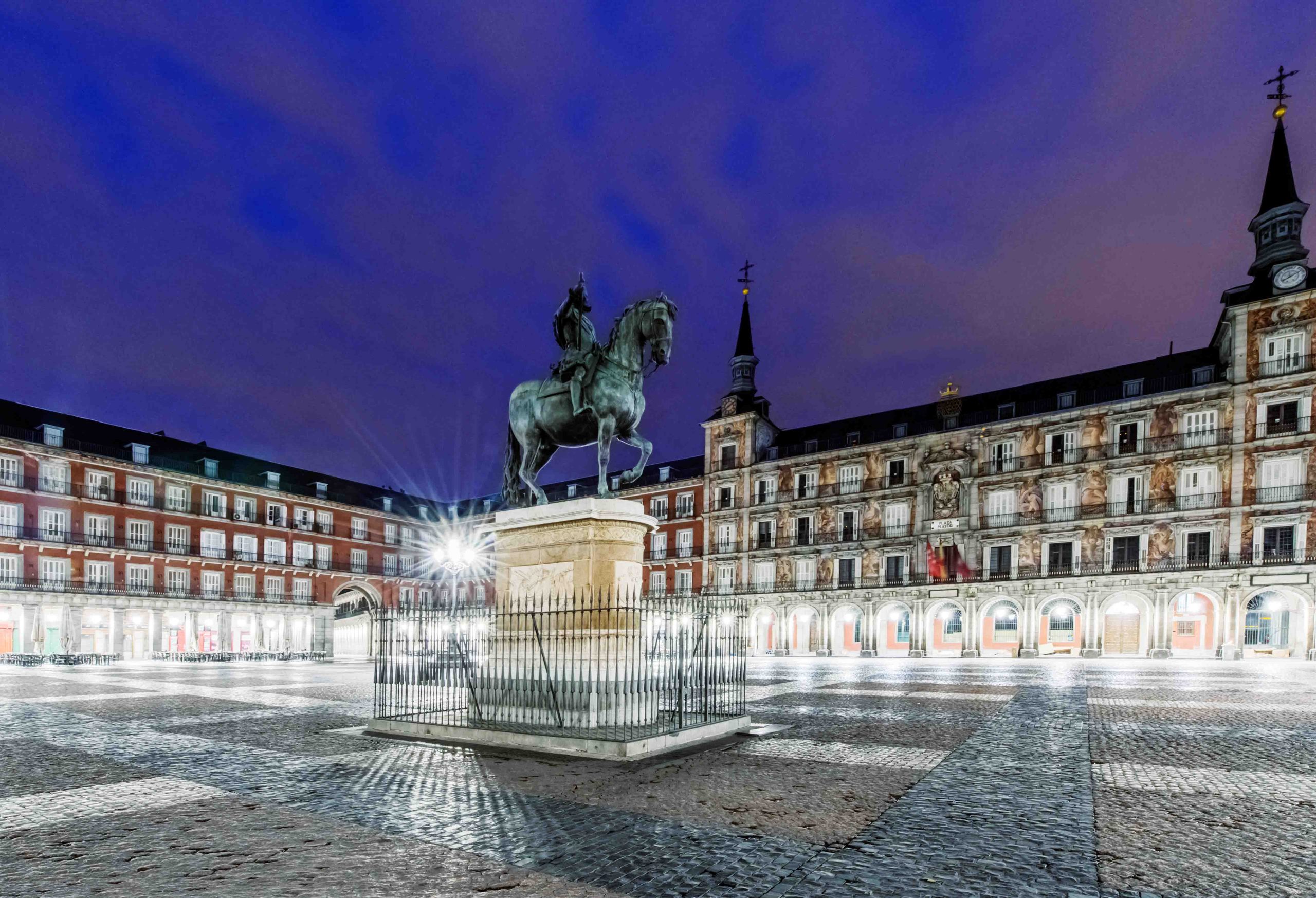 La icónica estatua de Felipe III en la Plaza Mayor